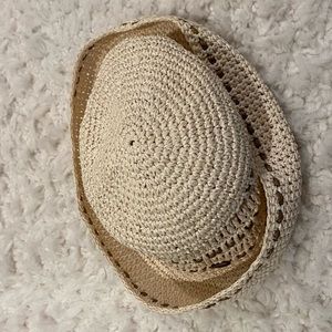 Liz Claiborne hat